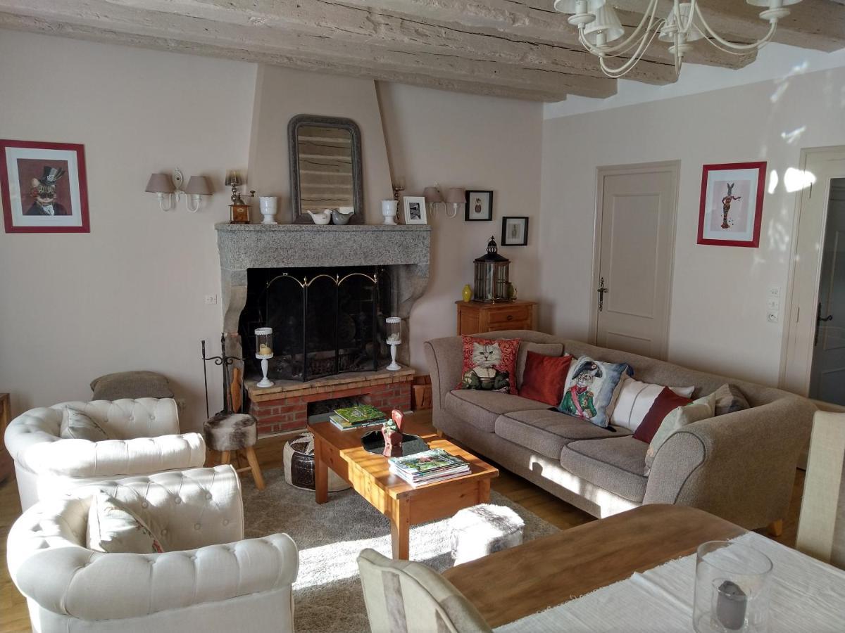 Les Bessonnes Bed & Breakfast Saint-Georges-Haute-Ville ภายนอก รูปภาพ