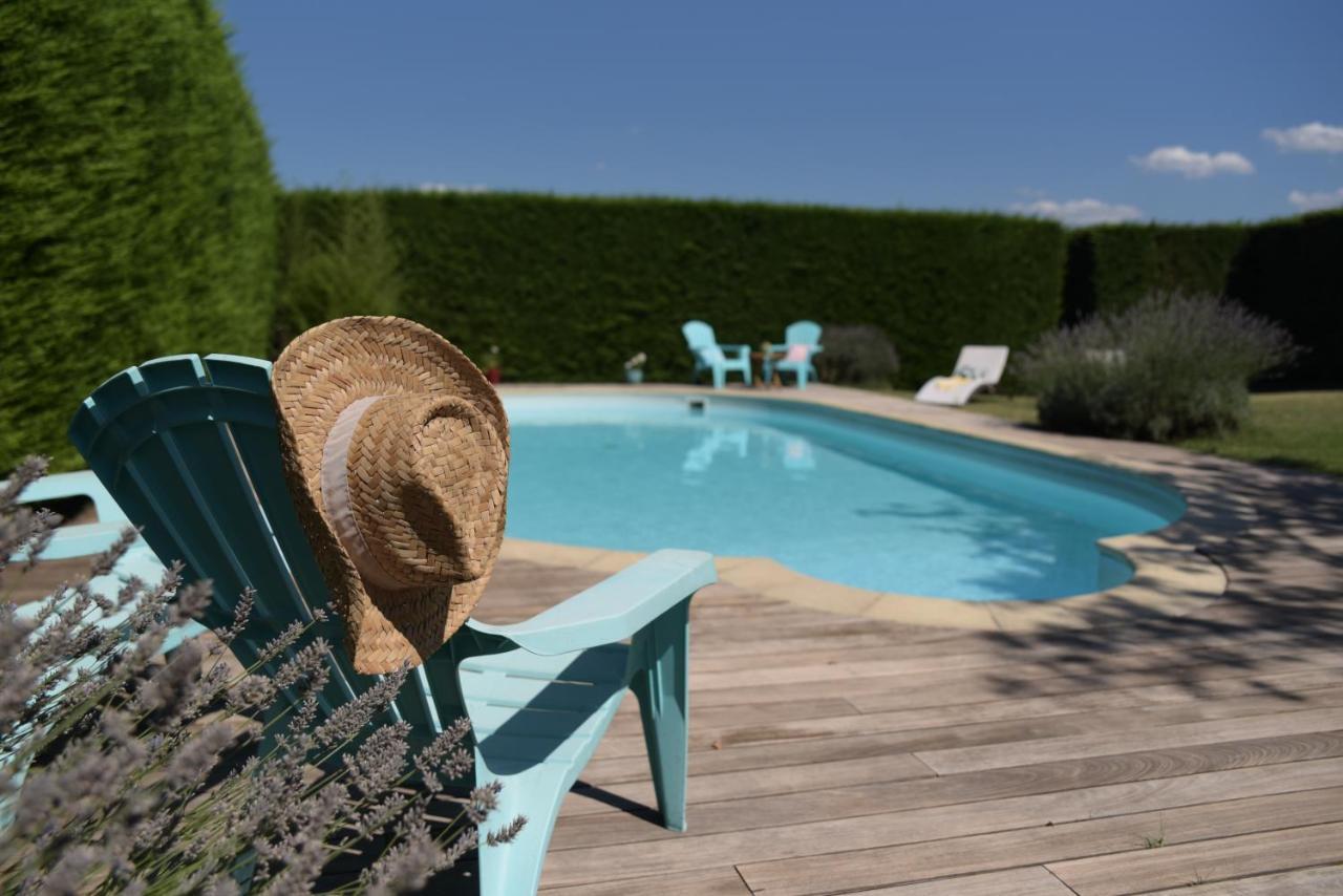 Les Bessonnes Bed & Breakfast Saint-Georges-Haute-Ville ภายนอก รูปภาพ