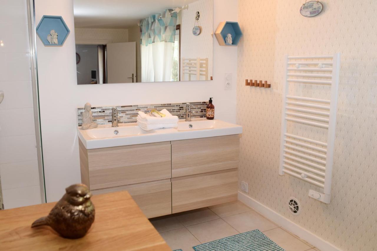 Les Bessonnes Bed & Breakfast Saint-Georges-Haute-Ville ภายนอก รูปภาพ