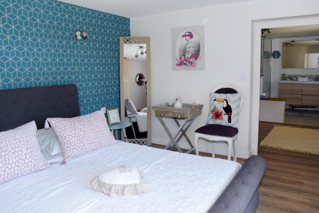 Les Bessonnes Bed & Breakfast Saint-Georges-Haute-Ville ภายนอก รูปภาพ