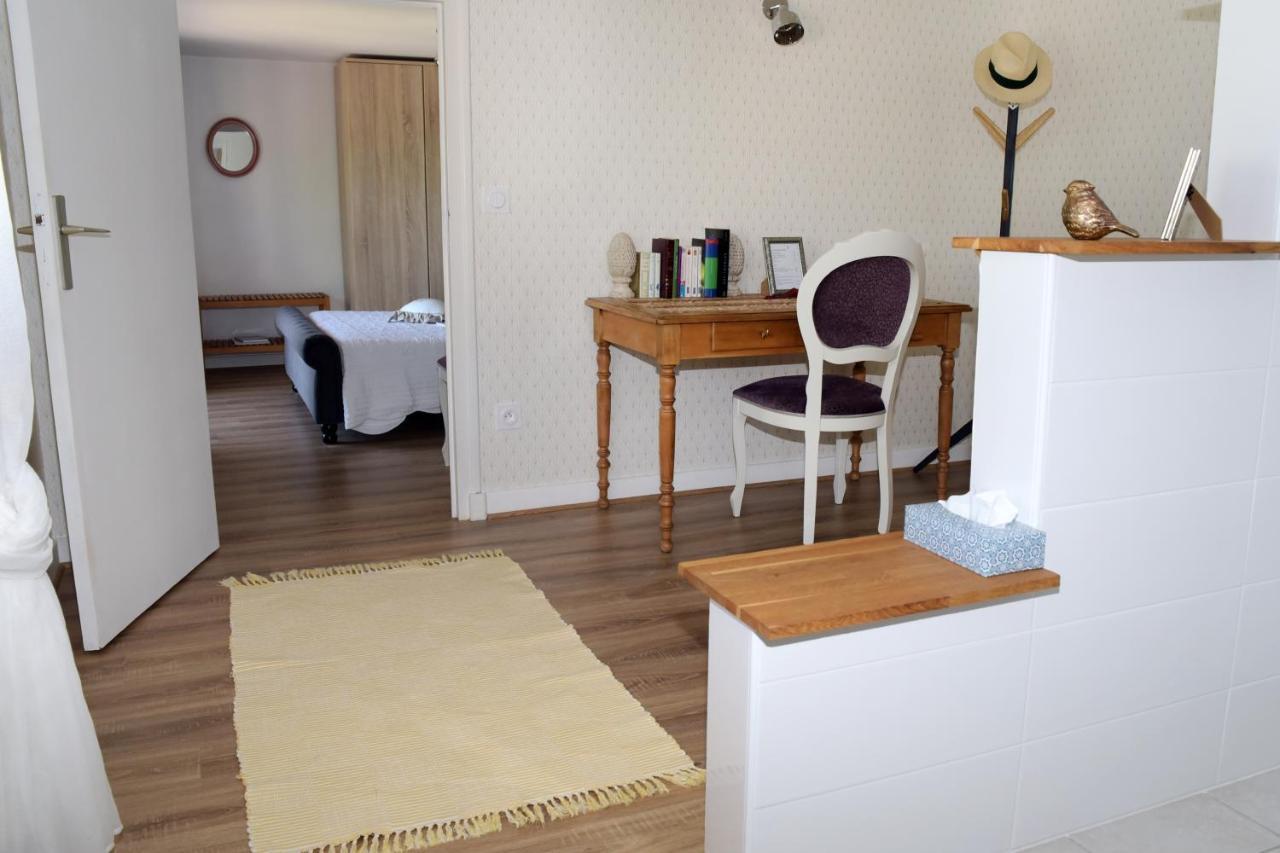 Les Bessonnes Bed & Breakfast Saint-Georges-Haute-Ville ภายนอก รูปภาพ