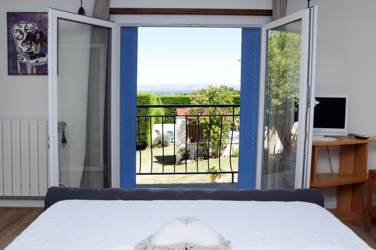 Les Bessonnes Bed & Breakfast Saint-Georges-Haute-Ville ภายนอก รูปภาพ