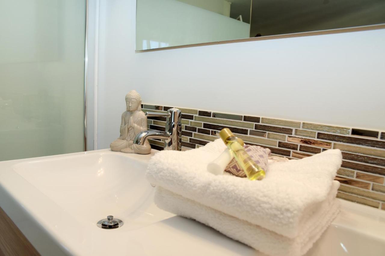 Les Bessonnes Bed & Breakfast Saint-Georges-Haute-Ville ภายนอก รูปภาพ
